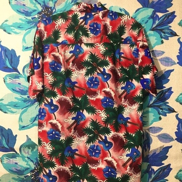 Uluwatu Men's Hawaiian Shirt Guitars Button Down - Picture 3 of 7